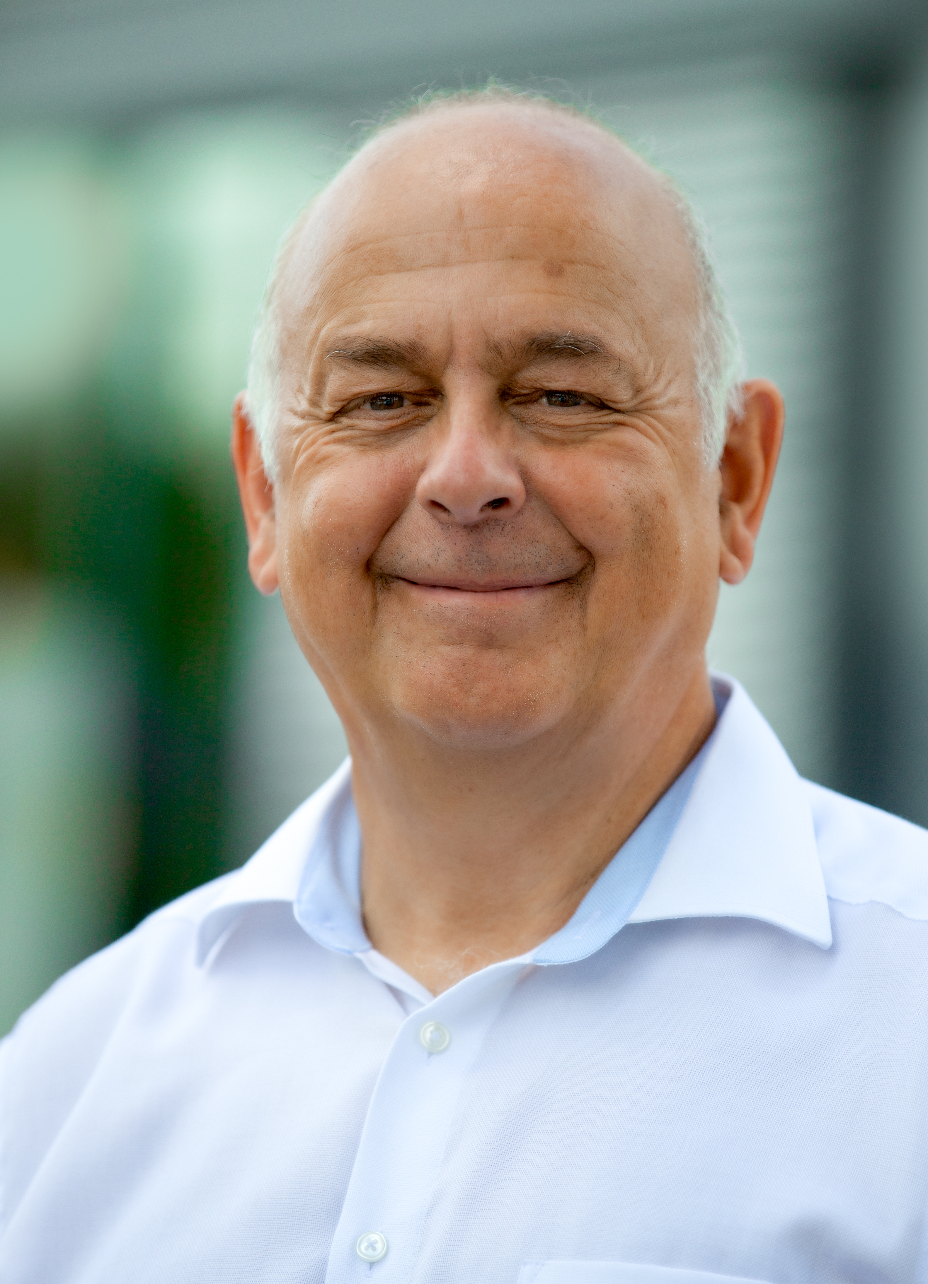 Wolfgang Wiedemann - Application & Sales Support vezető Wolfgang Wiedemann - Application & Sales Support vezető